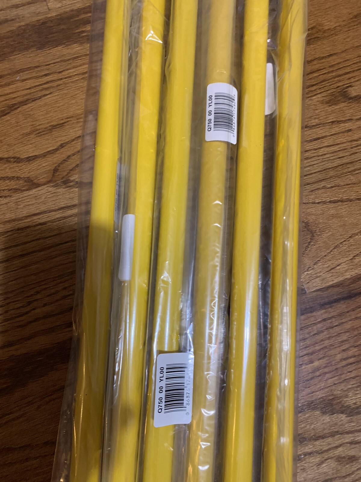 Rubbermaid Hygen Worksmarter 58″ Quick-Connect Handle lot 6