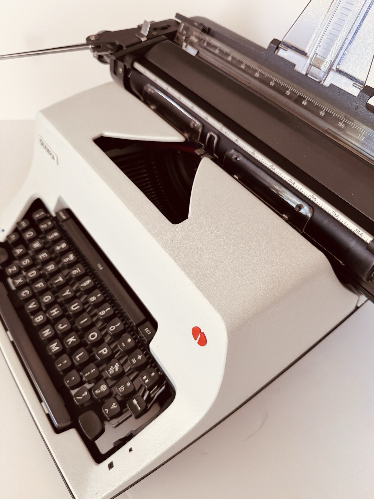 Olympia International SG3 Manual Typewriter w/ Dust Cover in Exc Clean Condition