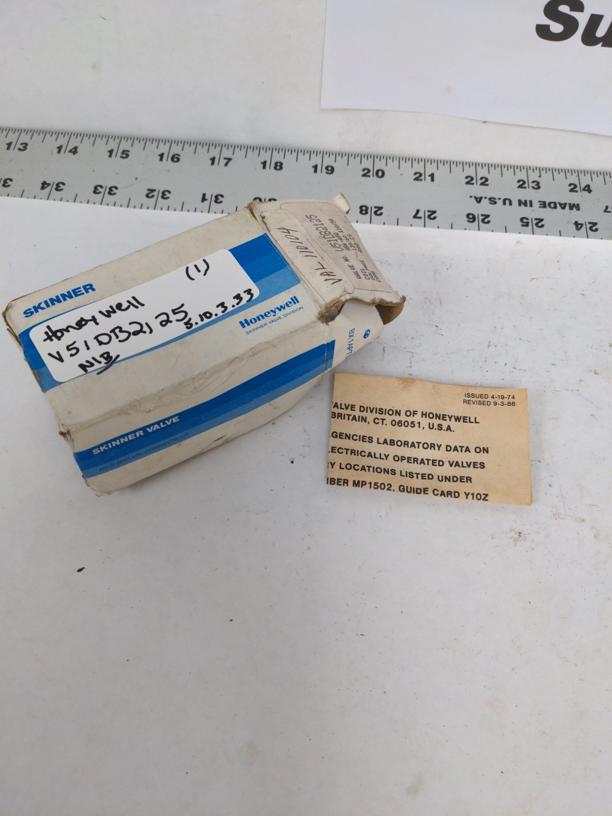 HONEYWELL SKINNER VALVE V51DB2125 NIB