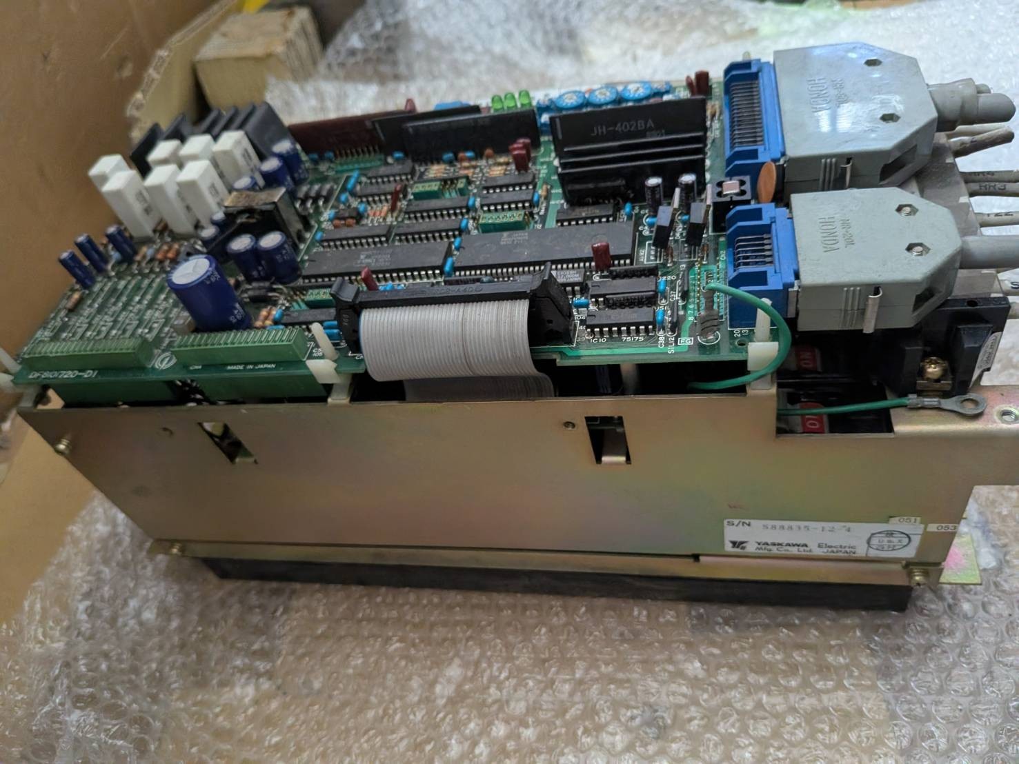 YASKAWA CACR-SR10SB1AF Servo Drive US Free TAX Pulled from working machine
