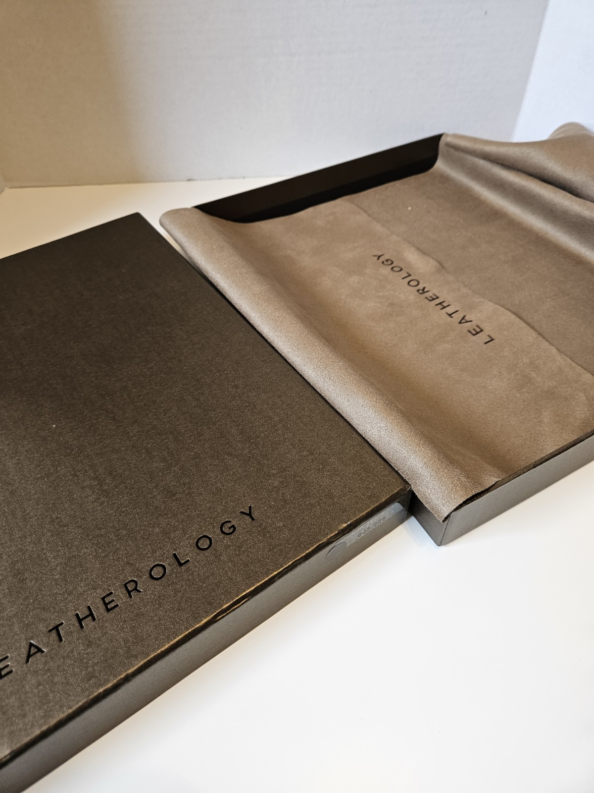 NEW LEATHEROLOGY Cognac Brown Padfolio Full Grain Leather Professional Organizer