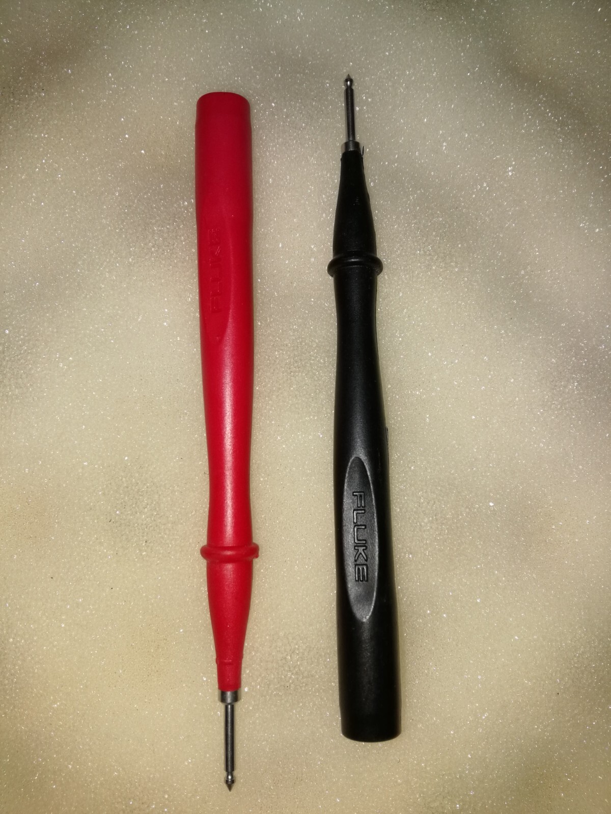 Genuine Fluke TP220 SureGrip Test Probes for TL222/TL224 / Red & Black color !