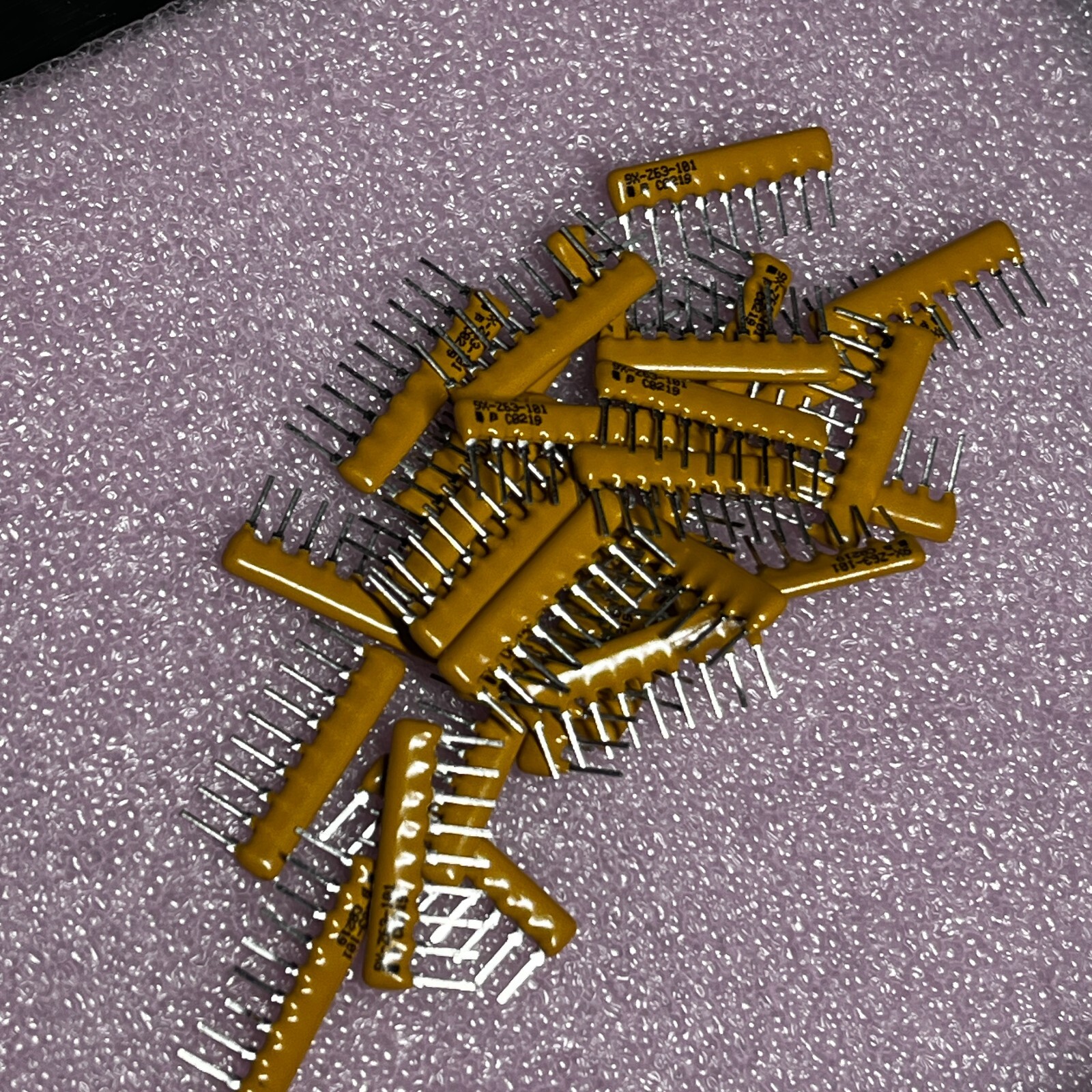 32 Pieces Bourns Resistor Networks & Arrays 9 pins 100 OHMS 2% Bussed