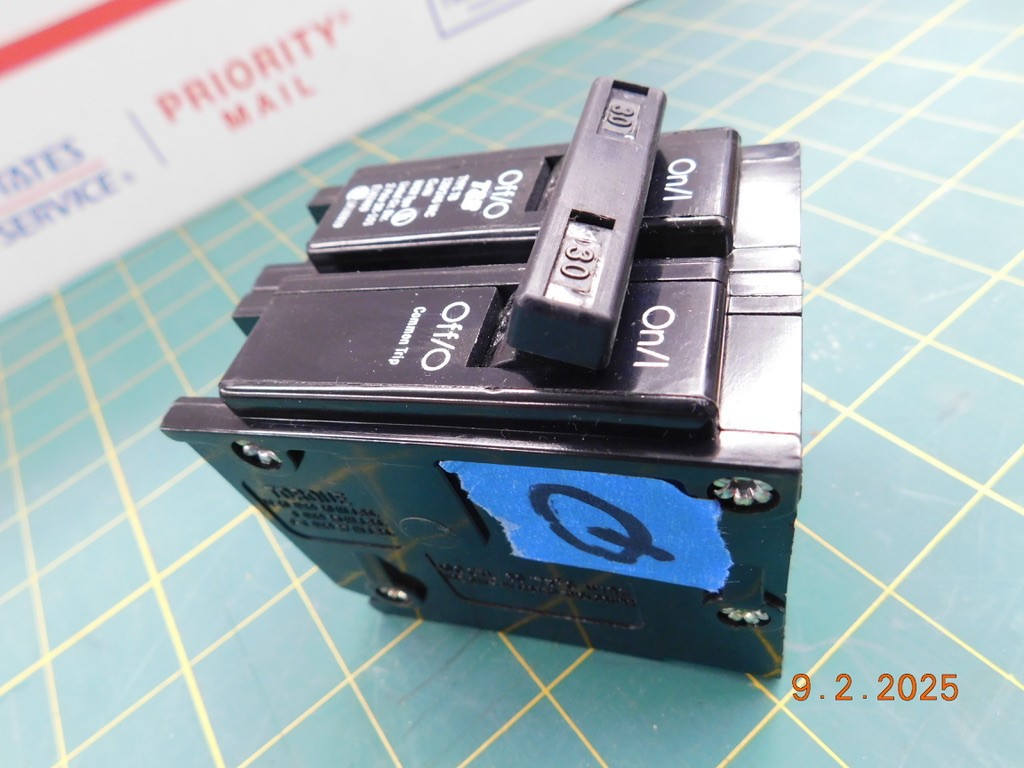 THOMAS & BETTS CIRCUIT BREAKER 2P, 30A, TB230 double pole T&B, U,Q,O