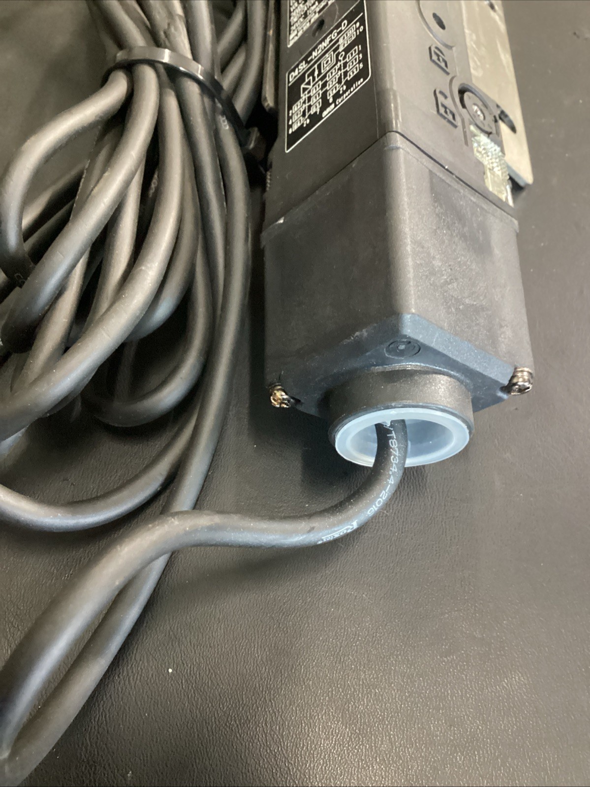 Omron Sti Guard Lock, safety-door switch, D4SL-N2NFG-D Used