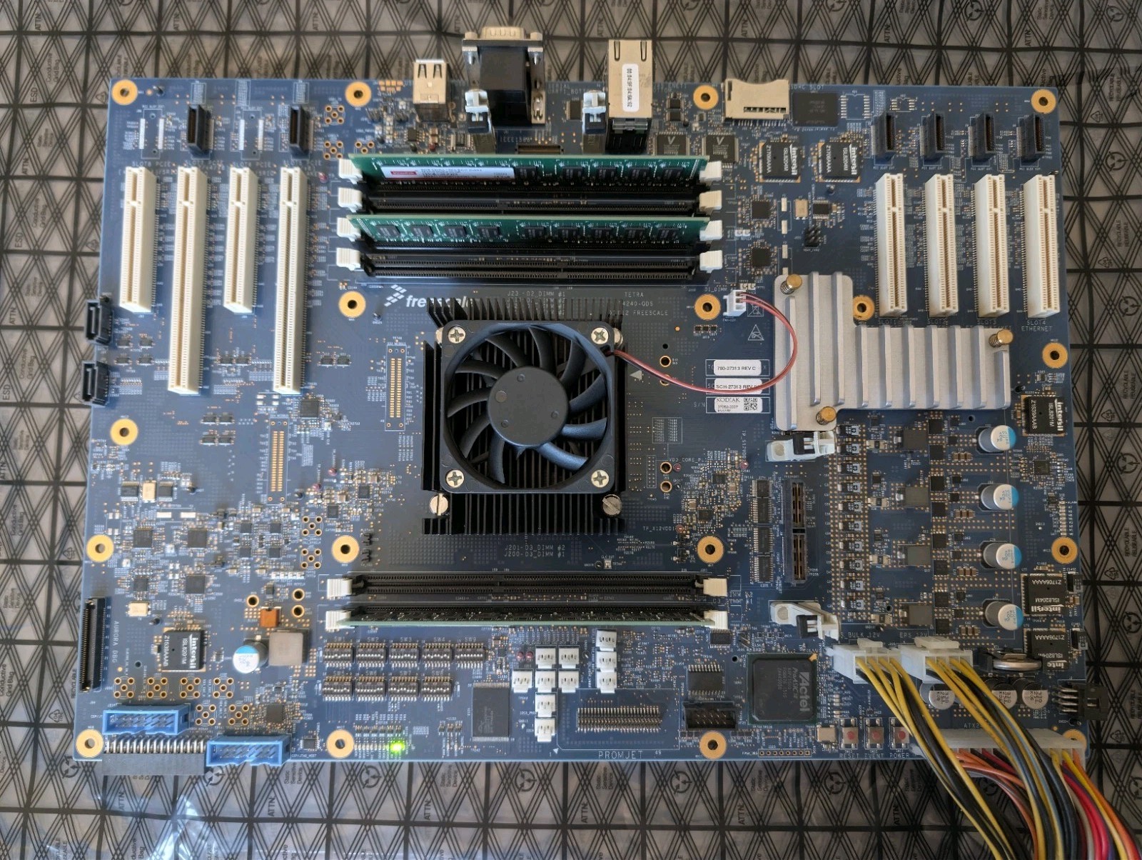 Freescale / NXP T4240-QDS Development System And Test System