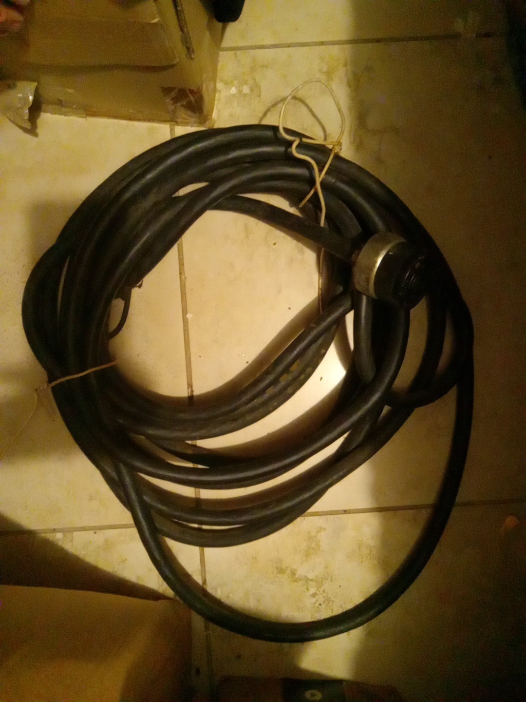 Hubbell HBL 10A 600V A.C. 20A 250V Twist-Lock Plug Wire Cord MSHA – 32′ 6″ Long