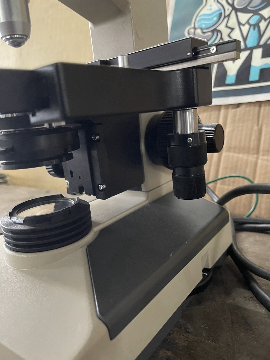 Olympus CH2 Binocular Microscope w/ 4x 10x 40x 100x Objectives Mechanical Stage