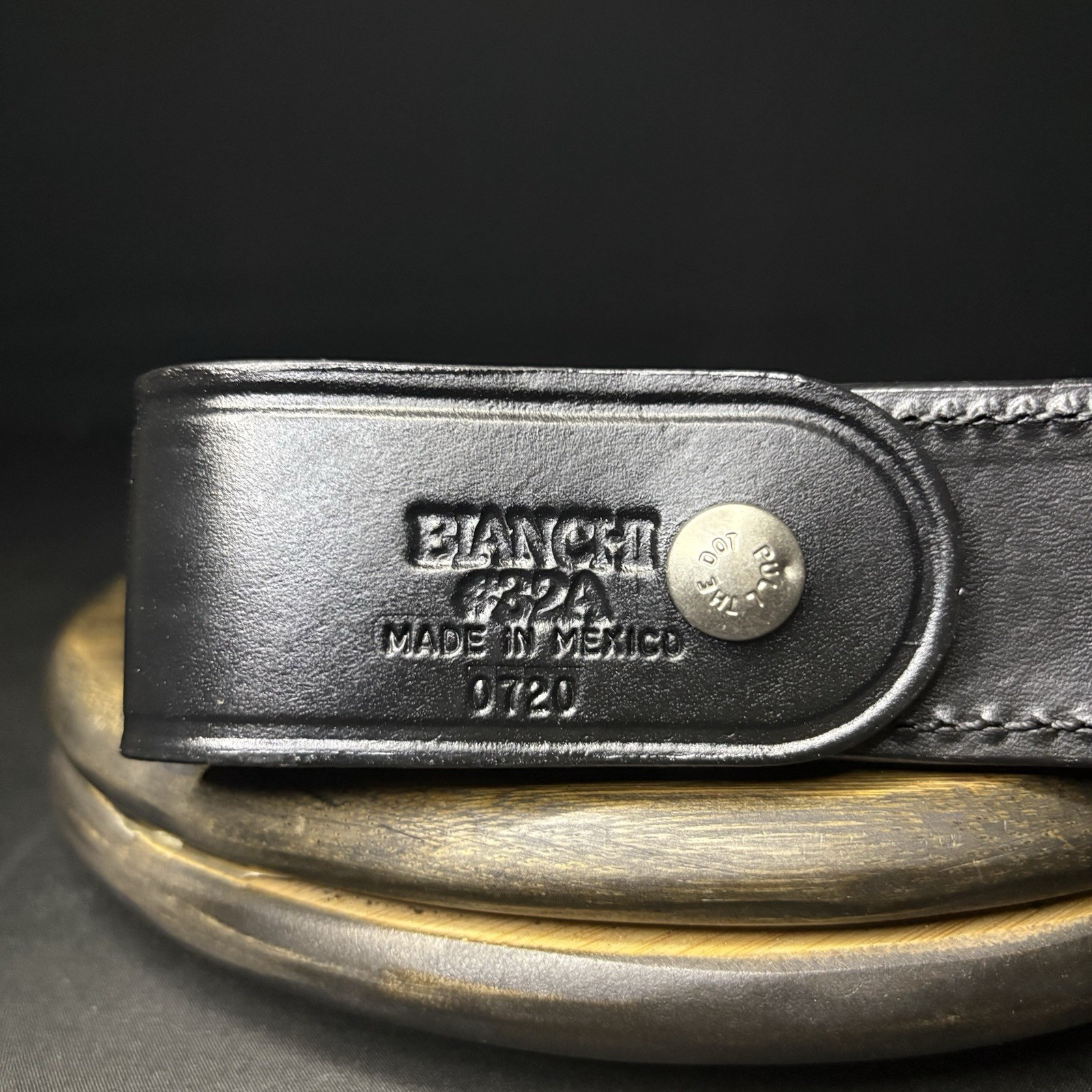 Bianchi Baton Holder 32A For 21″ Expandable Plain Black Leather 2.25″ Loop