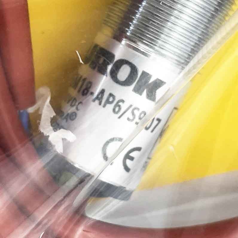 1Pcs New Inductive Proximity Sensor for Turck BI5-EM18-AP6/S907