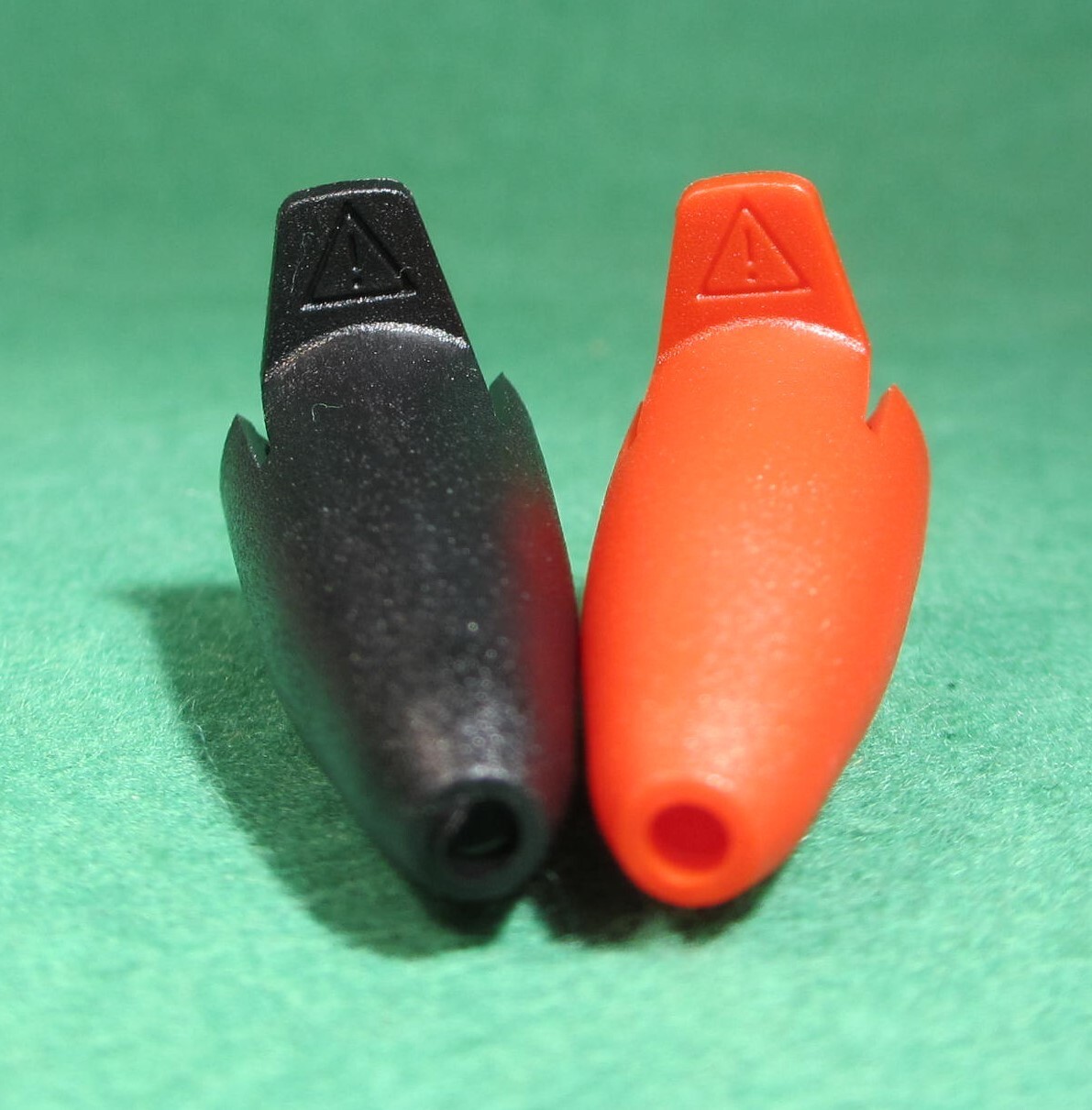 New Fluke TL75 Test Lead Probe Tip 2 Pair of Shield Sets = 4 Pcs. total