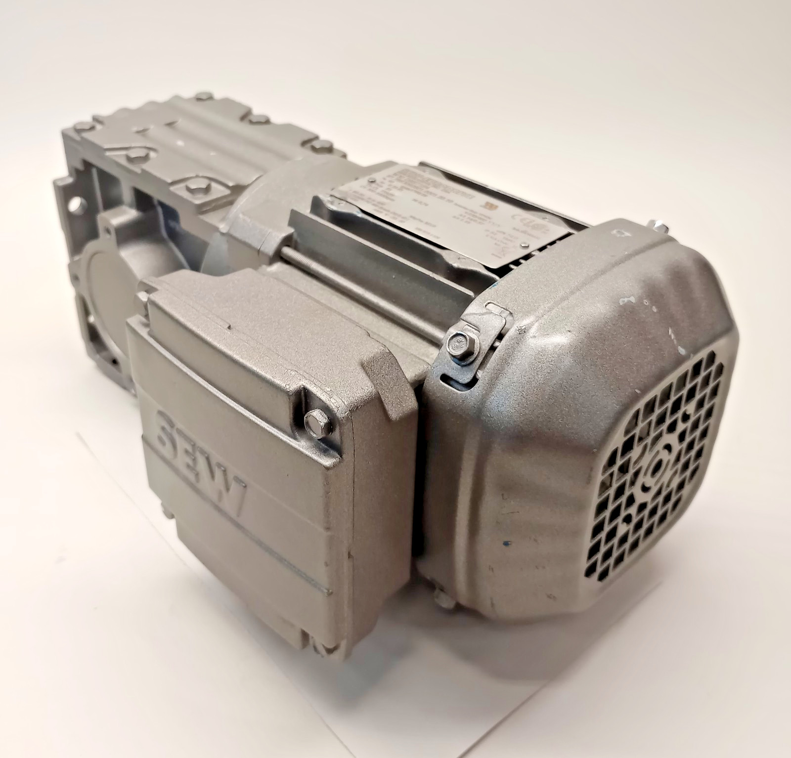 SEW Eurodrive W30-DRS71S4-60.0 New GearMotor 3ph 1700/28rpm 230/460V Ratio 60:1