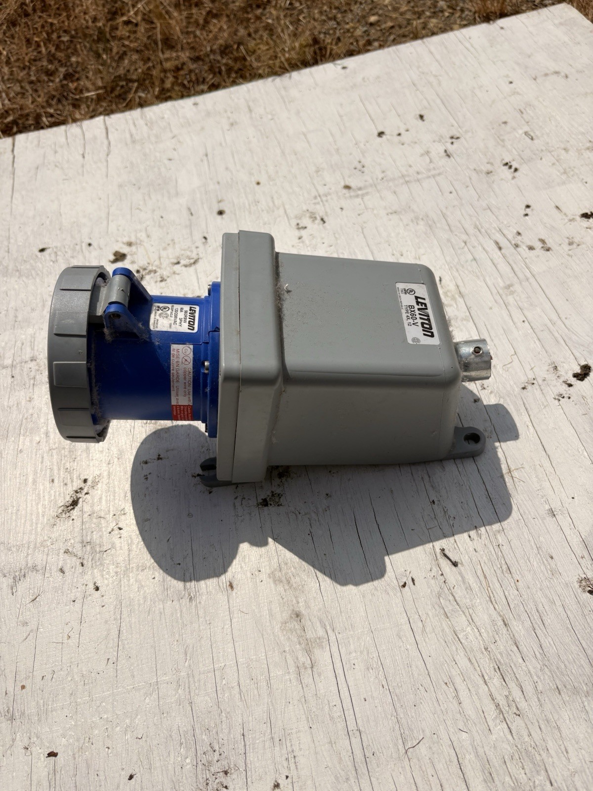 Leviton BX60-V Industrial Weatherproof Receptacle, 250V 16-30A, Gray/Blue