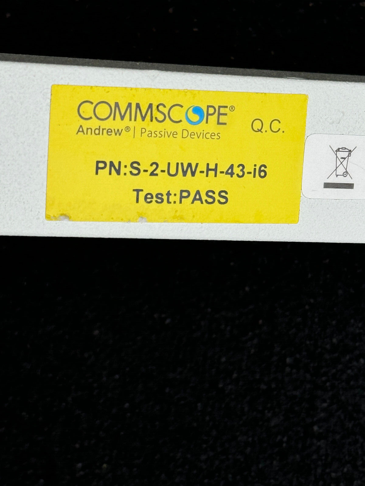COMMSCOPE S-2-UW-H-43-I6 555-6000MHz 300W Low PIM 2-Way Reactive Splitter