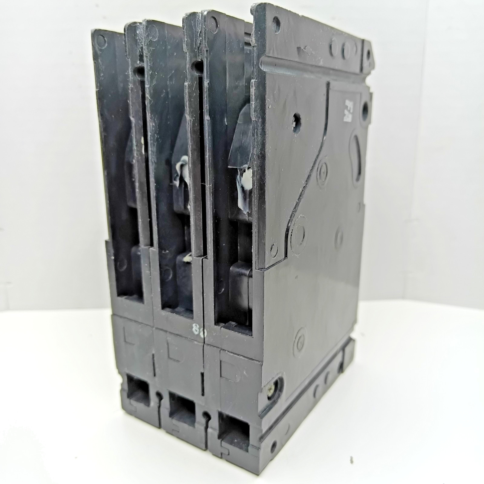 Gould I-T-E E43B030 30A 3-Pole 480VAC Circuit Breaker 18kA Used