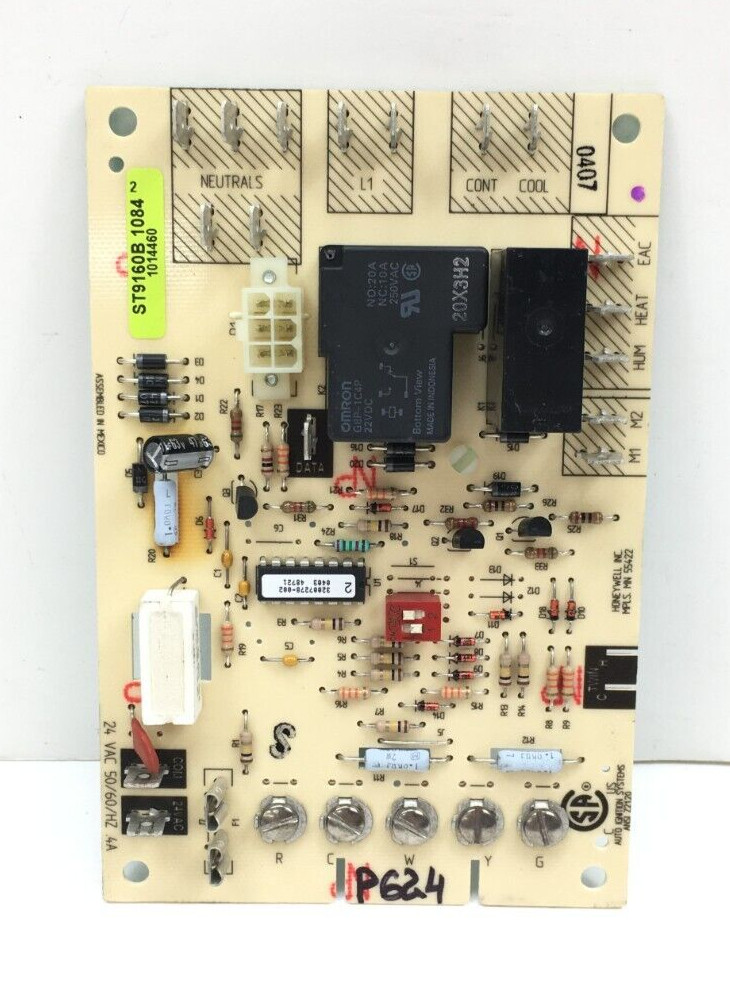 Honeywell ST9160B1084 Furnace Control Circuit Board 1014460 used #P624