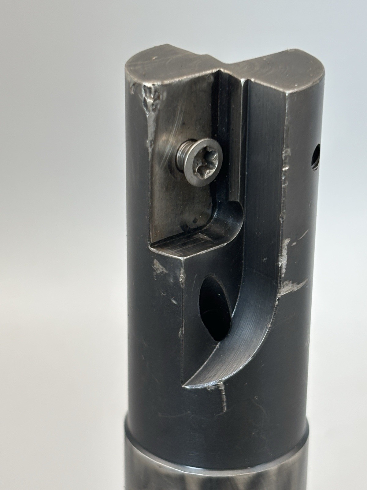 STS 1″ TMX0100.118.2.21 Indexable Two Flute Thread Mill 1″ Shank 4-1/4″ OAL