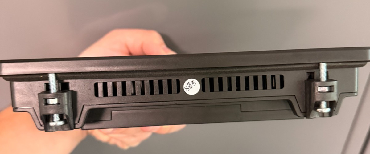 Unitronics USL-070-B05 7″ Display and HMI w/ Mounting Hardware