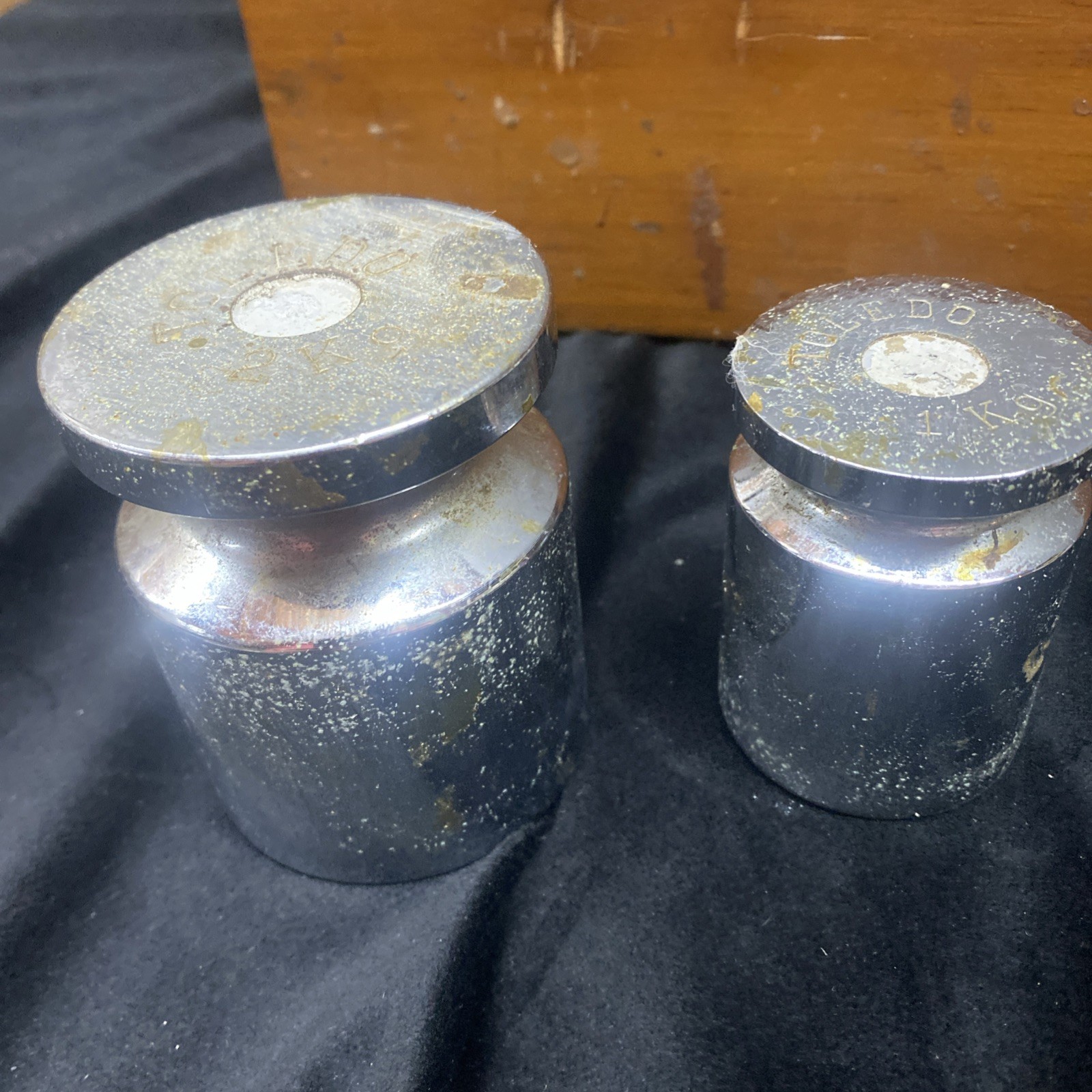 Mettler Toledo Weight Set Of (2)5kg (1)2Kg (1)1 Kg (3)100G In Wooden Box