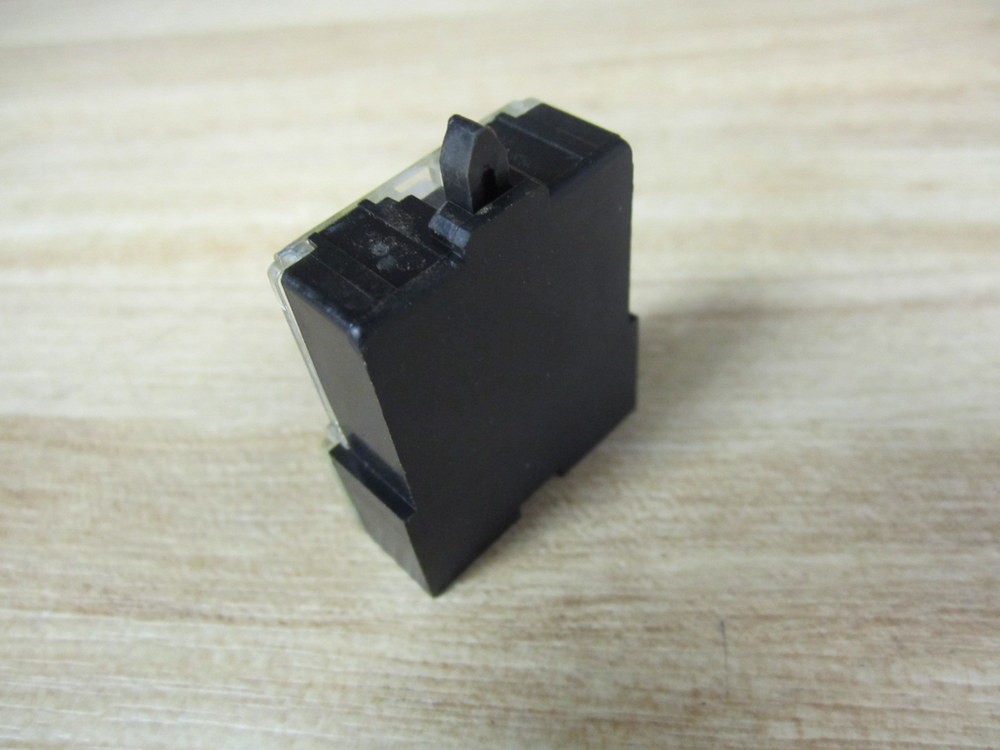 Allen Bradley 800M-XA Contact Block 800MXA W/Clip Series B 300VAC