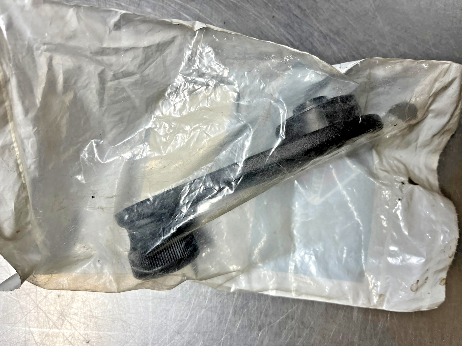 3508990C4 Genuine OEM International Navistar FORD HANDLE