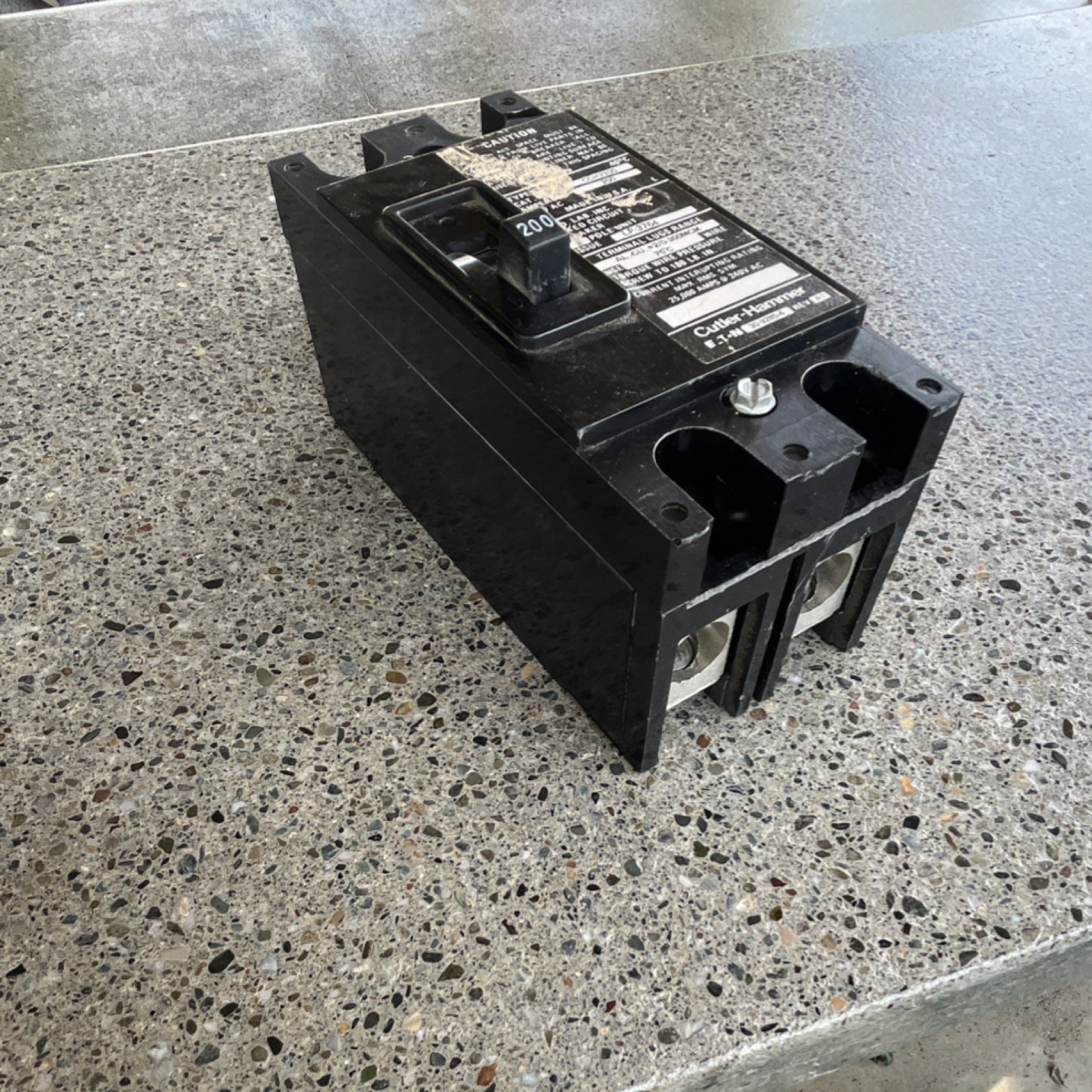 Cutler-Hammer CCH2200 200A 2-Pole Main Breaker 201-250V Thermal Overload