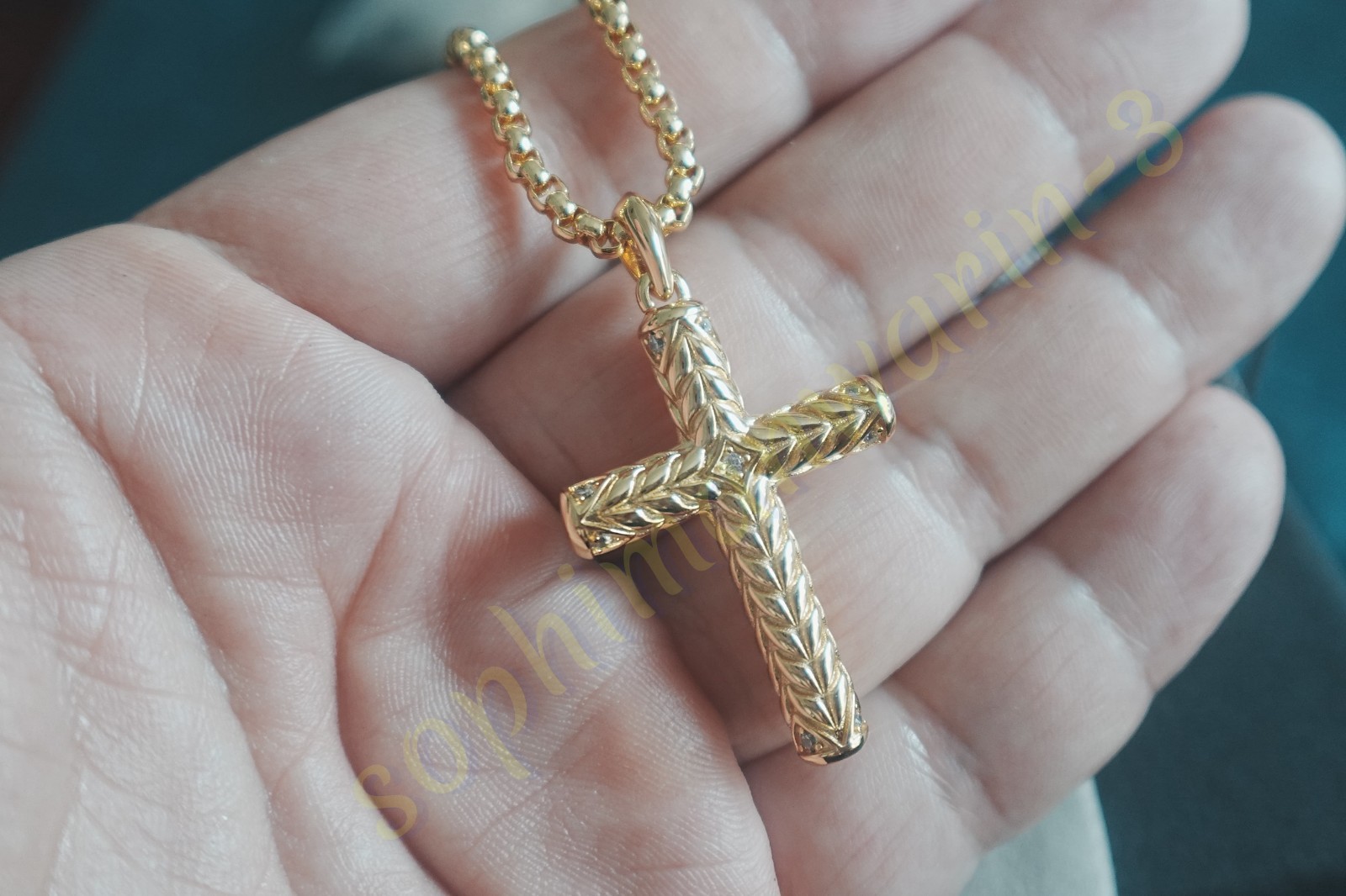 NEWDAVIDYURMAN.18K-GOLD LARGE DIAMOND CHEVRON CROSS PENDANT