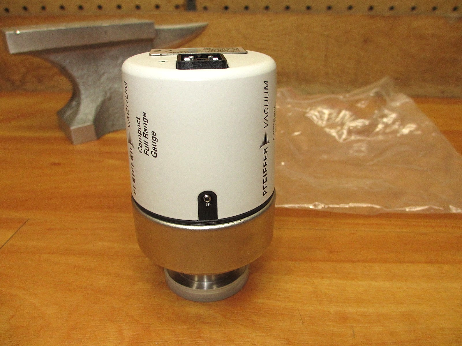 Pfeiffer Vacuum PKR 251 *NEW* Compact Full Range Gauge PTR26000