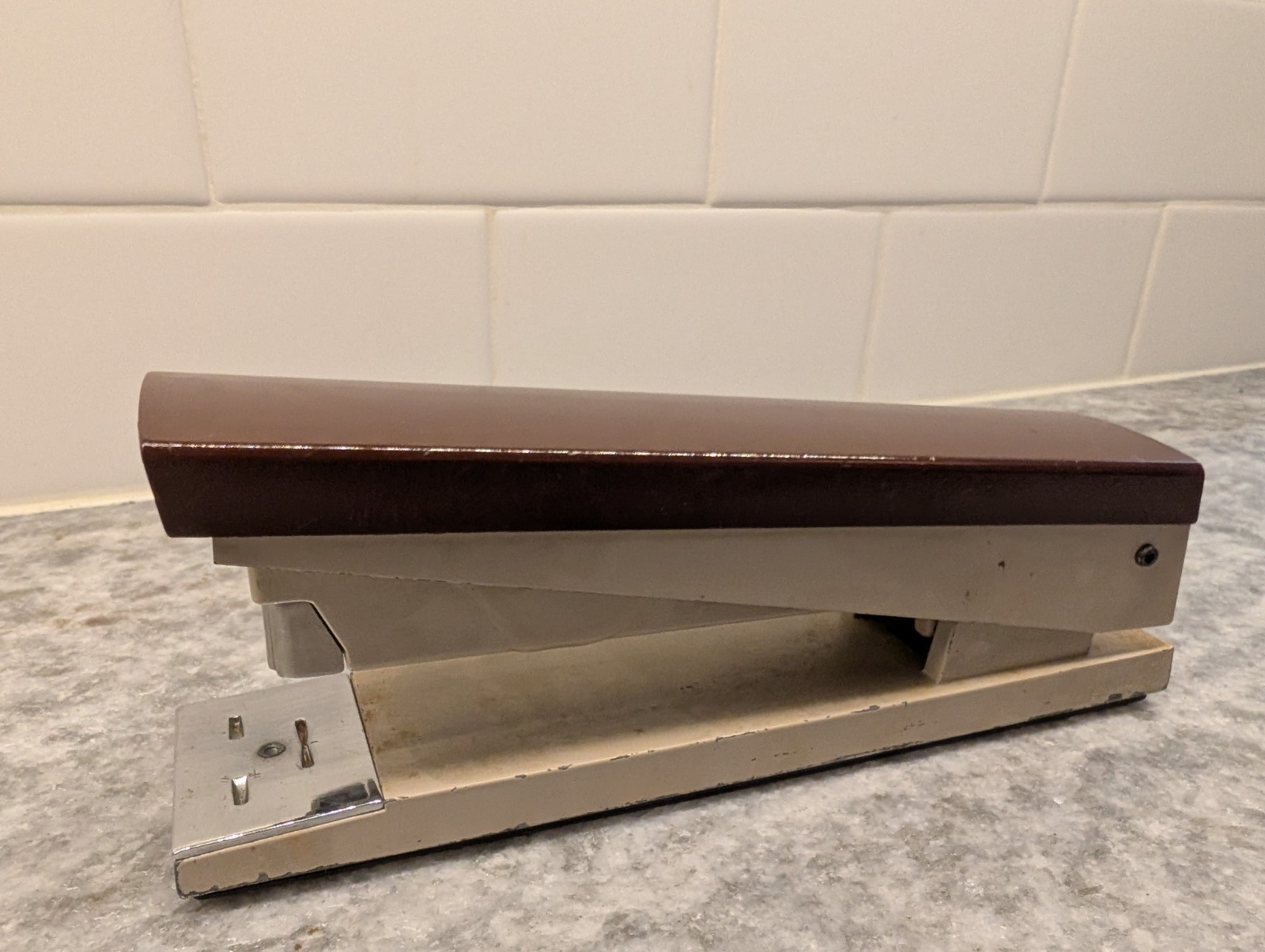 Vtg. Stapler ACCO 30 Brown Beige Metal 7″ Office Desk MCM Made in USA