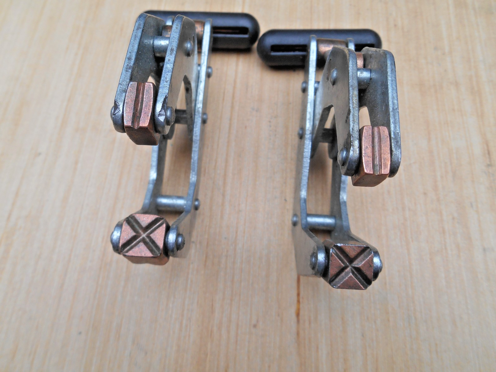 PAIR OF KANT TWIST 2-1/2 D CLAMPS , EL MONTE CA.
