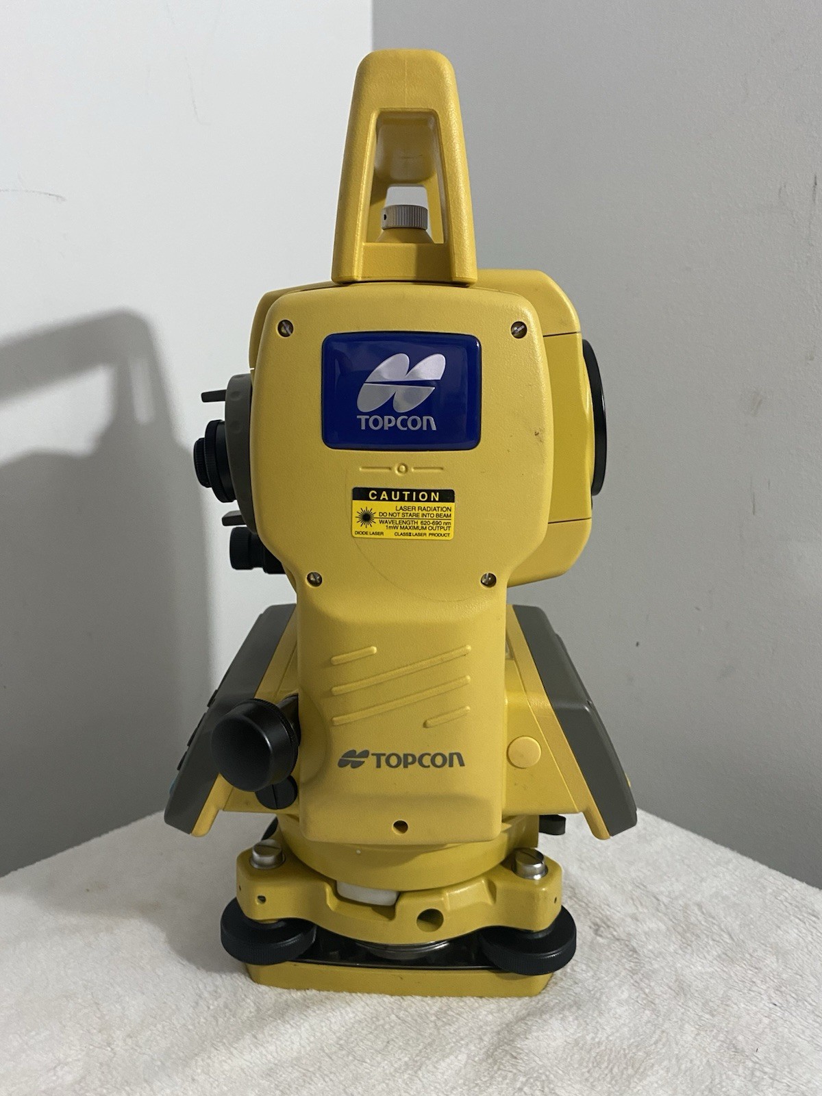 TOPCON GTS-233W ( GTS-230W Series) 3” Electronic Total Station W/ Case & Charger