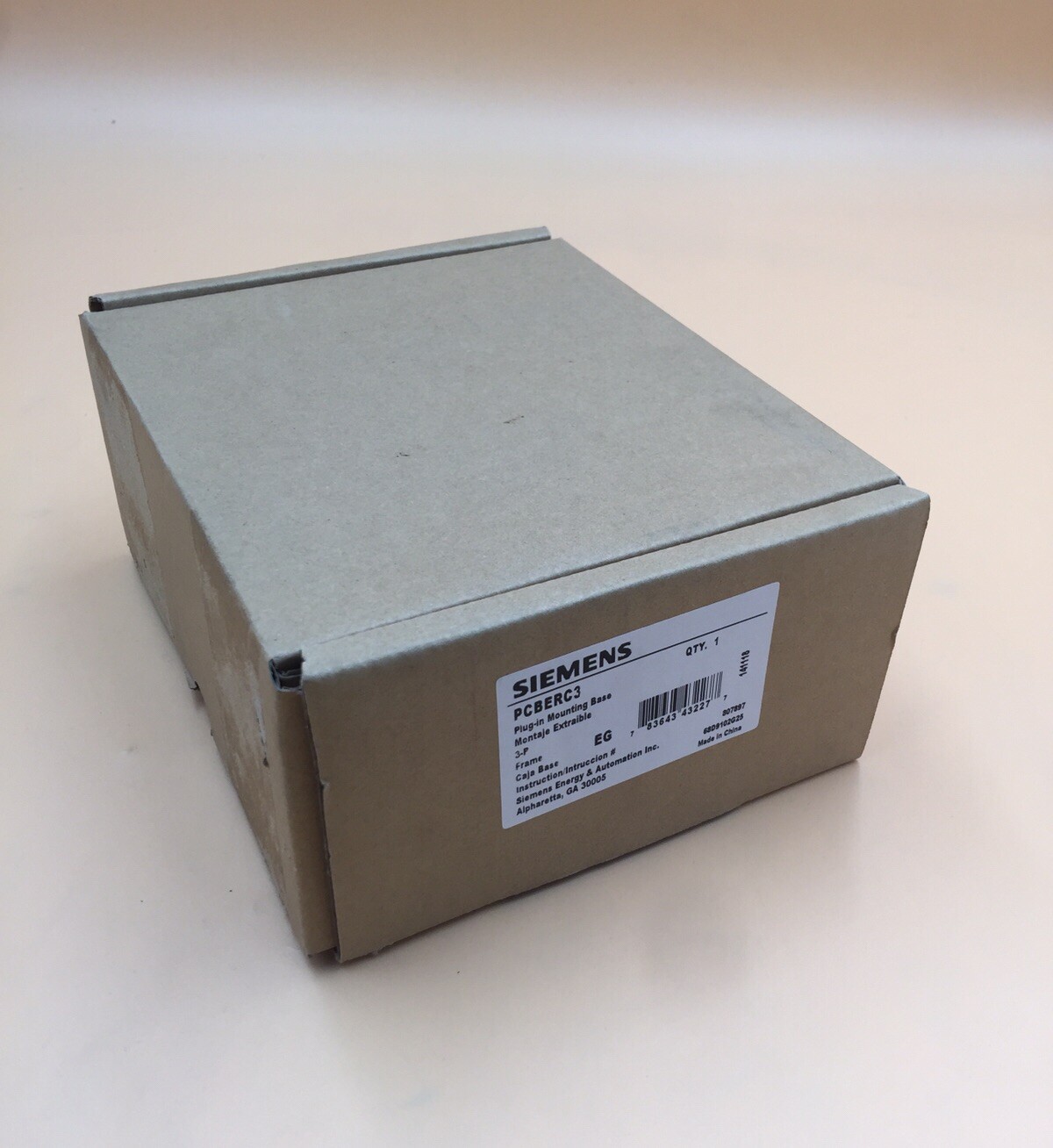 HOUSTON STOCK NEW SIEMENS PCBERC3 PLUG-IN MOUNTING BASE FREE 2 DAY AIR BUY NOW