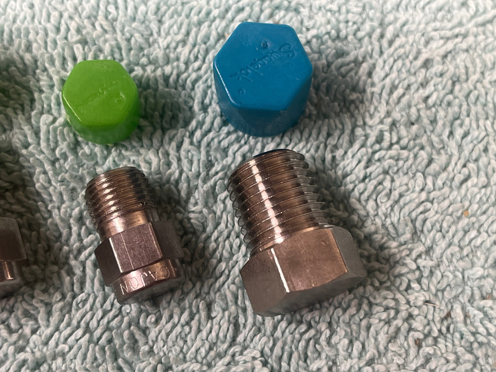 Cajon Swagelok SS-4-P ¼” NPT and SS-2-P 1/8” NPT Pipe Plug Fittings Lot of 5 NEW