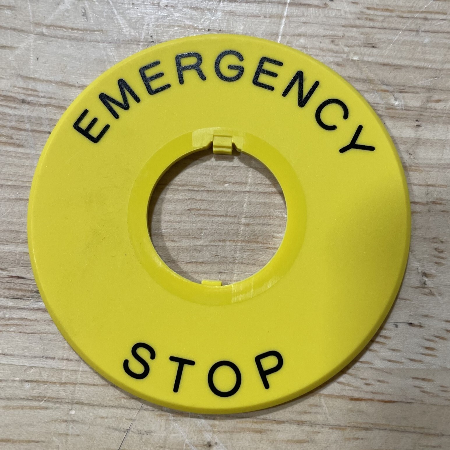 IDEC HWAV-27 Pushbutton Nameplate, E-Stop Switch, 22mm, Yellow – Lot of 5