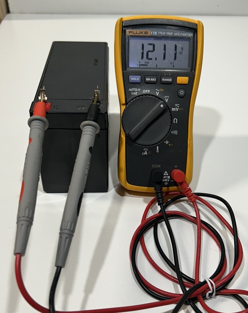 Fluke 116 HVAC AC/DC600V True RMS Digital Multimeter,Temp ,Capacitance ,Ohm,Freq
