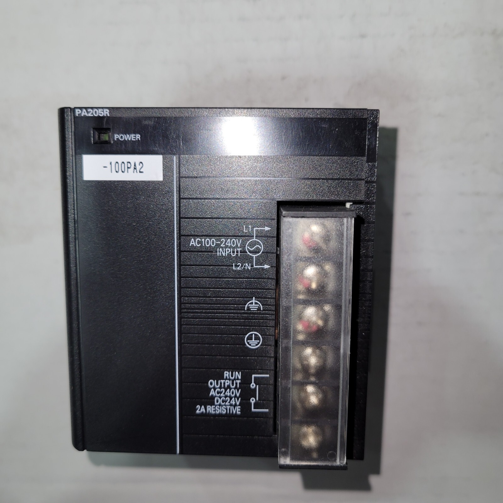 Omron CJ1W-PA205R 120/240 volt AC input power supply