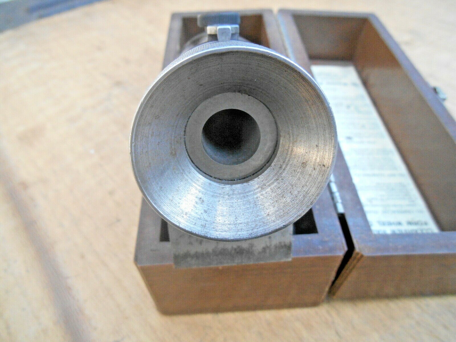 HERMANN SCHMIDT CLEARVIEW RADI-ANGLE FORM WHEEL DRESSER WITH 2 DIAMOND HOLDERS