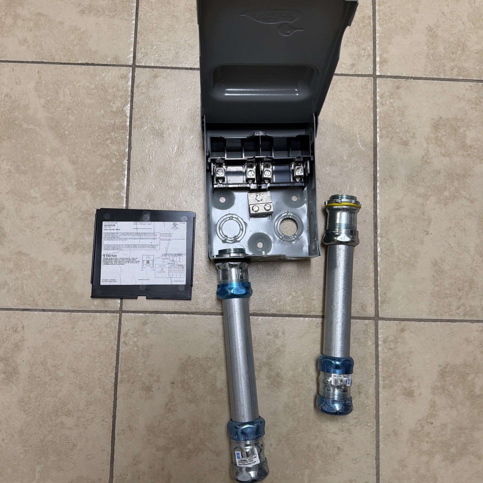 Midwest Electric Products 30 Amp 120/ 240 Volt Fused AC Disconnect U035F2P
