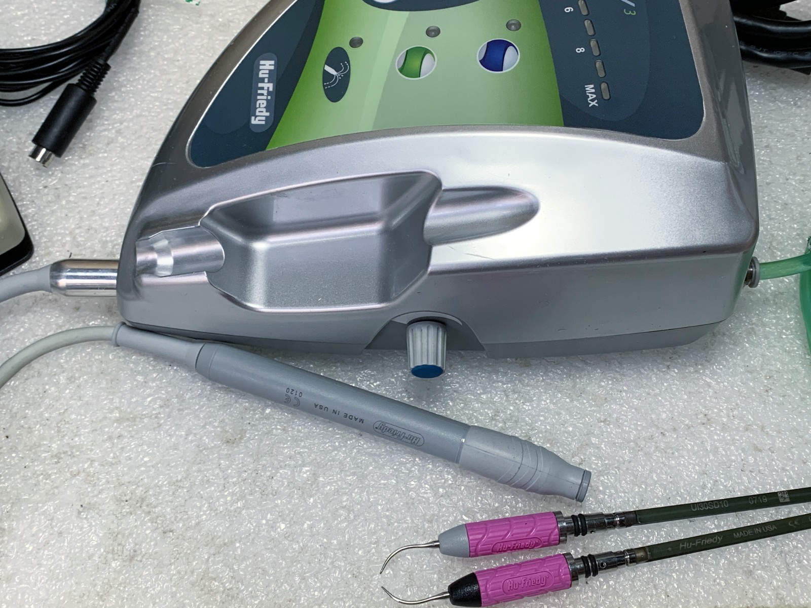 Hu-Friedy SWERV3 UM3000 30K Scaler + Tips, 90-Day Warranty