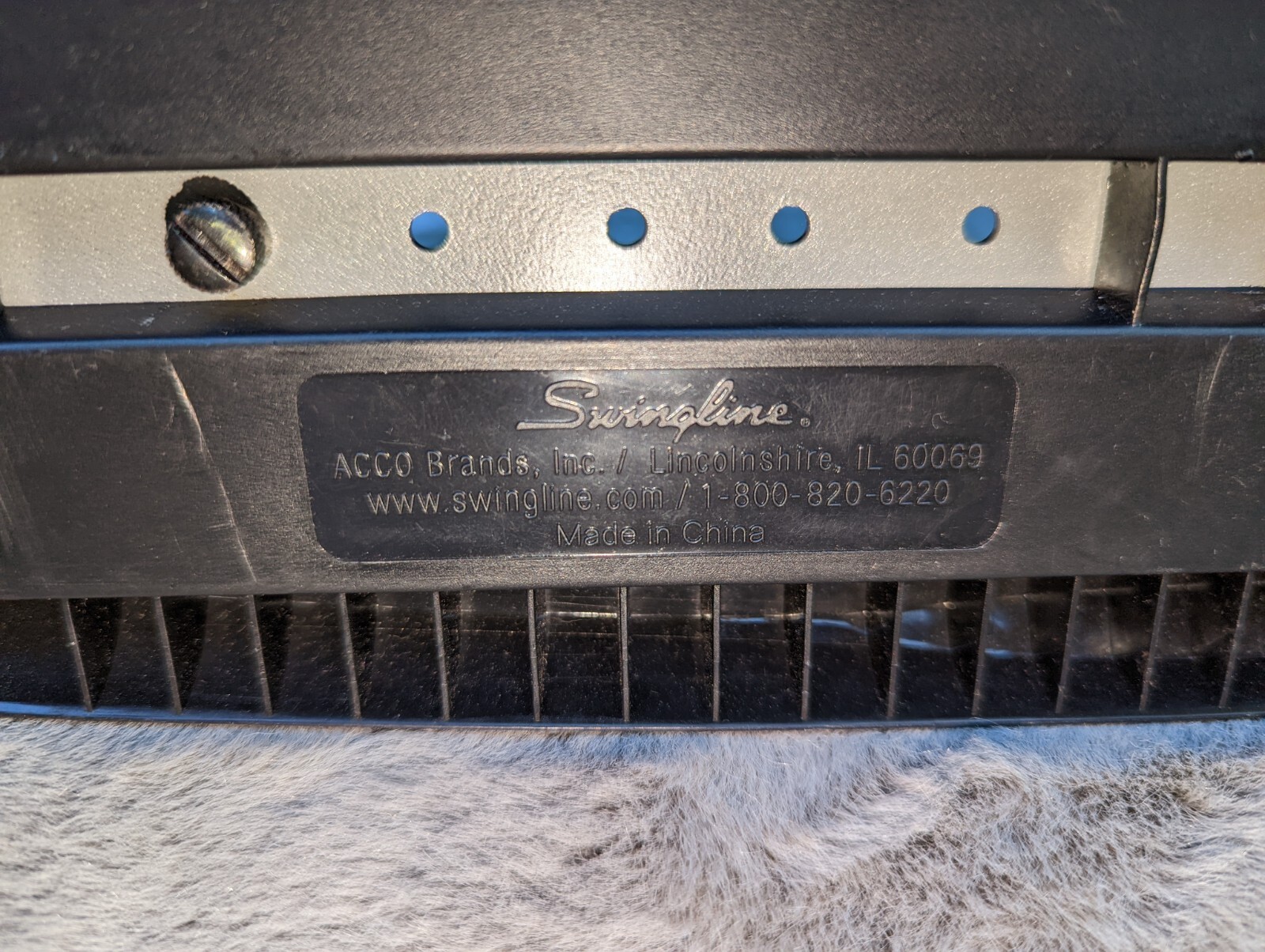 Swingline 9/32 3 Hole Paper Punch Pre-Owned