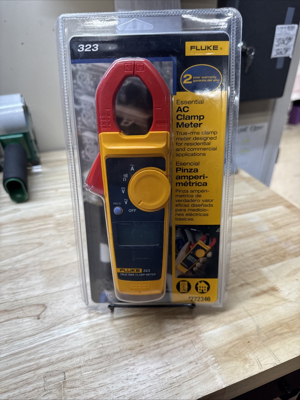 Fluke 323 600V 400A True RMS Clamp Meter #772346 (4189)