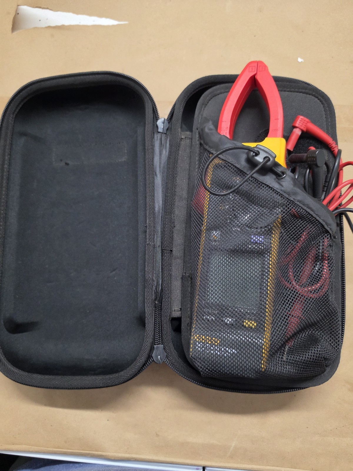 Fluke 393 FC CAT III 1500V TRMS Wireless Clamp Meter with iFlex, IP54-Rated