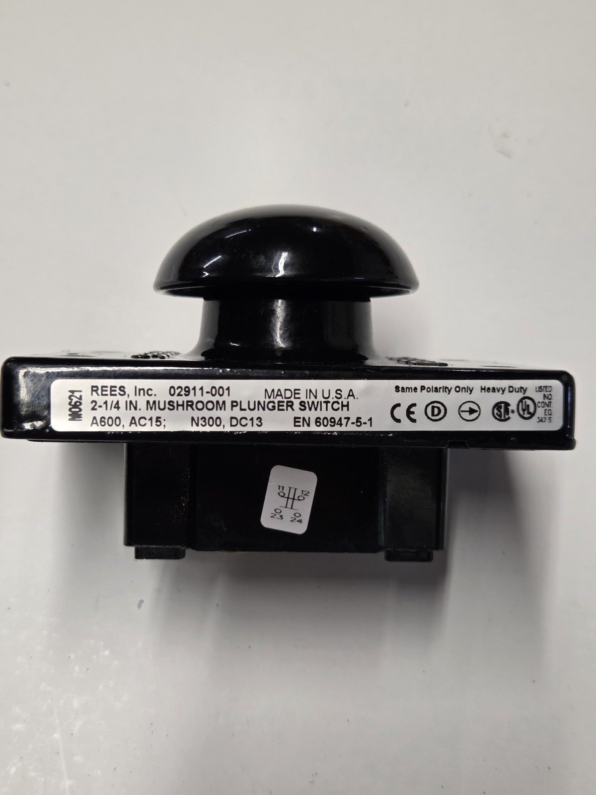 REES 2-1/4in Mushroom Plunger Switch Palm Trip 02911-001