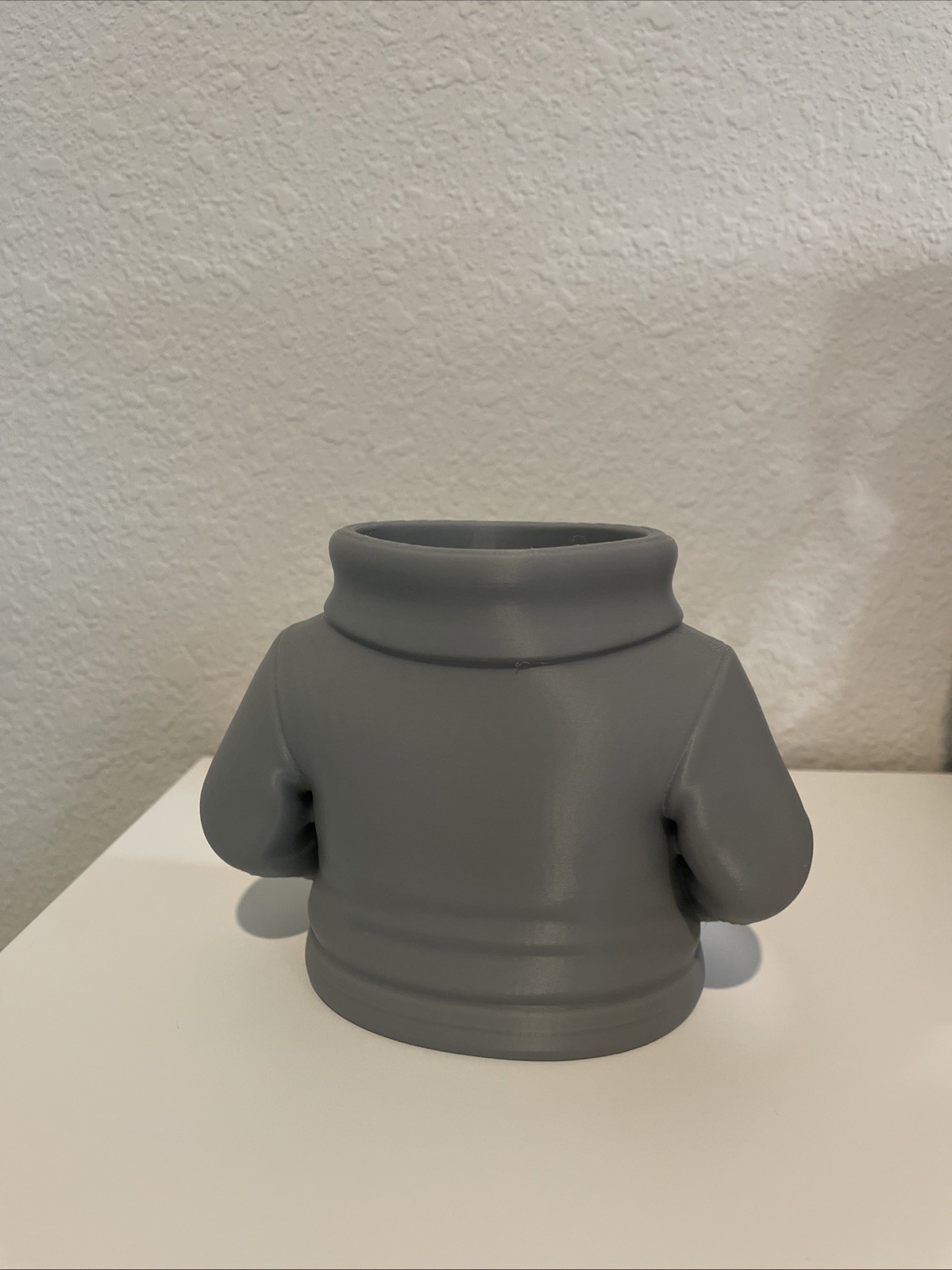 Pen stand, comb, pencil stand, brush stand, gray sweater