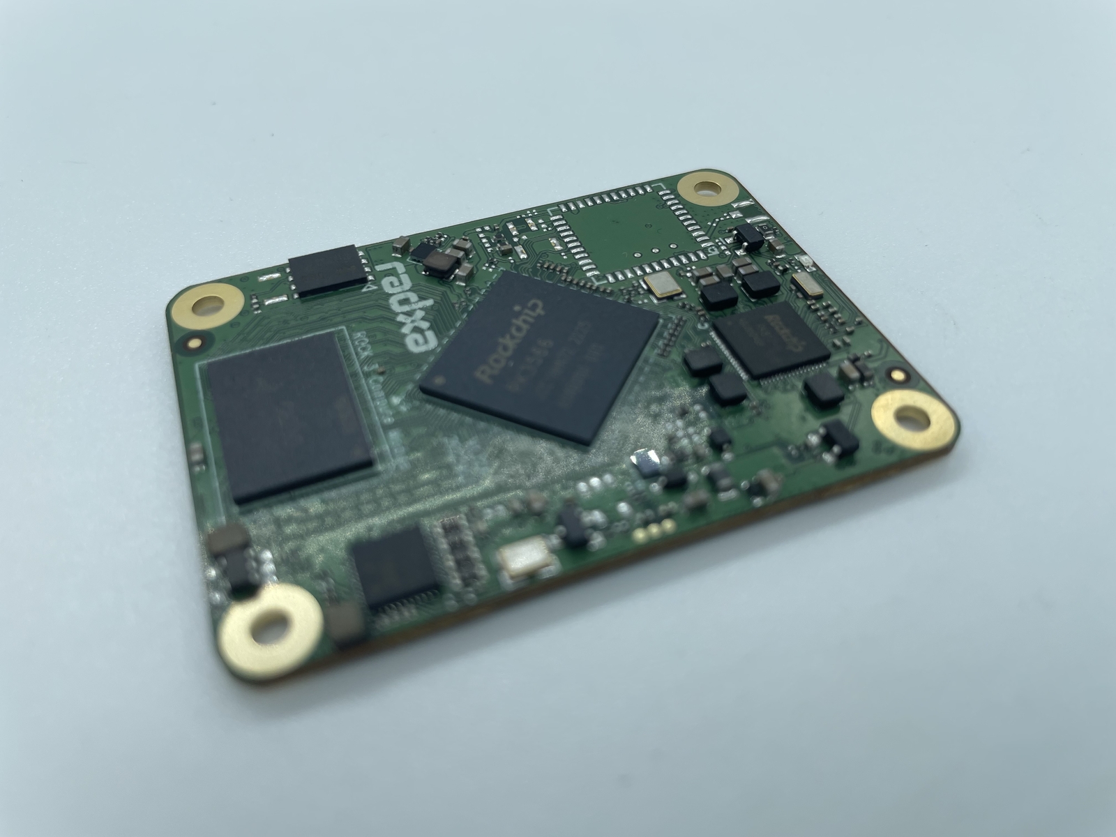 Radxa CM3 8GB RockPro with RK3566 CPU – OEM – No MMC – No WIFI – 8GB Ram RPI4