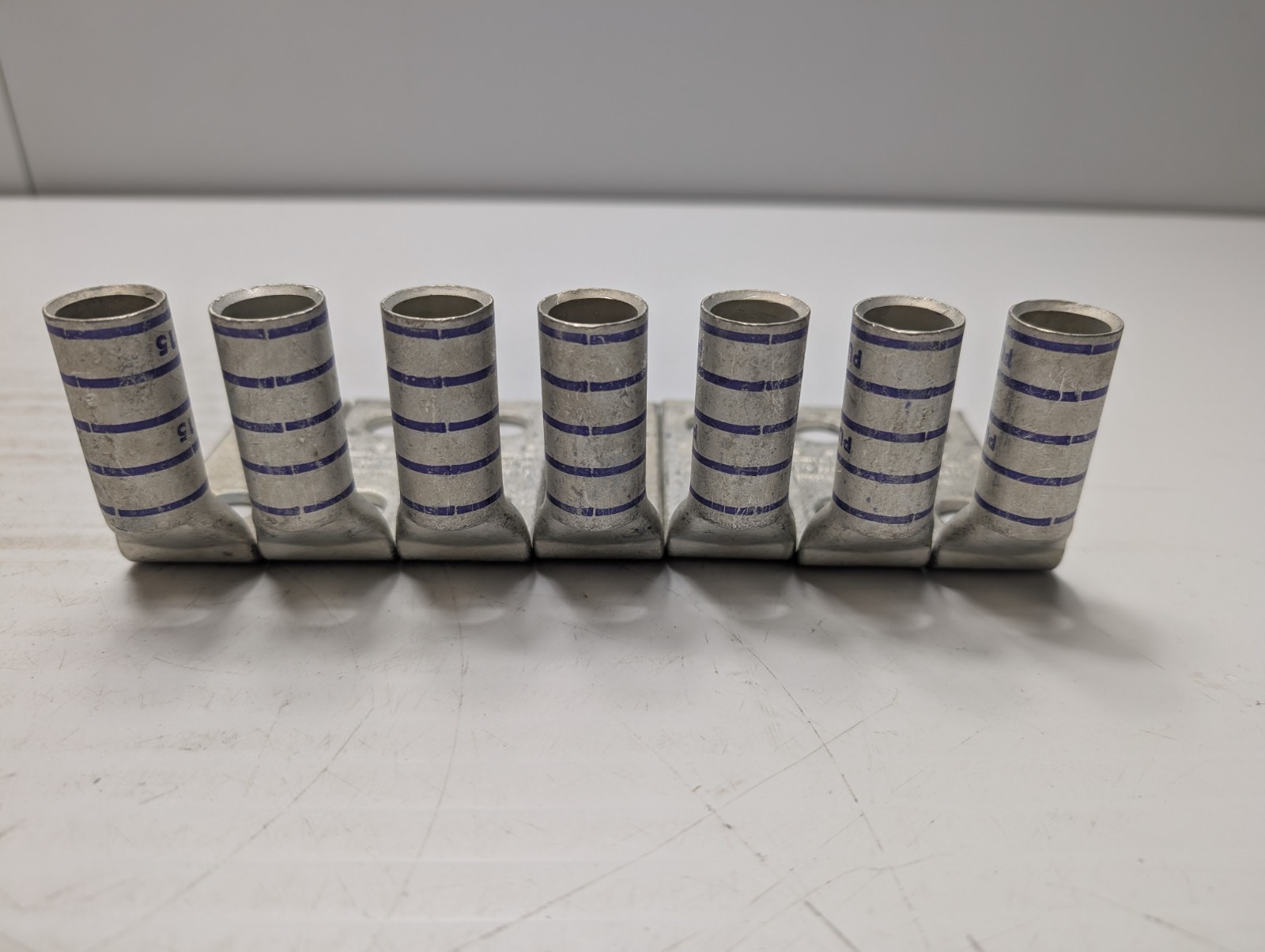BURNDY YAZV28-2NTC-FX COMPRESSION LUG PURPLE DIE 15 4/0 550/24 CU (LOT OF 7)