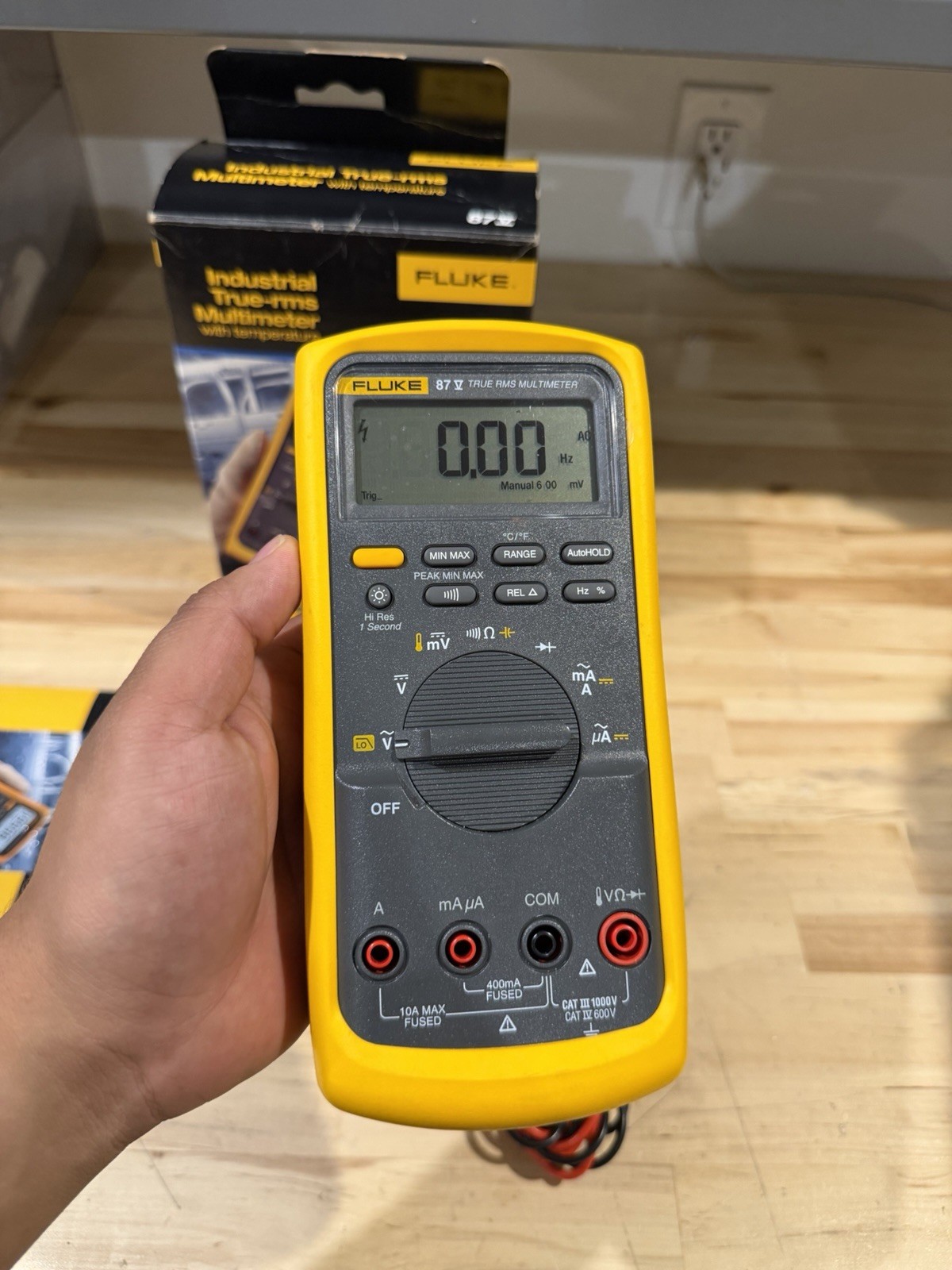 FLUKE 87V TRUE RMS MULTIMETER W/ LEADS (TESTED) SHIPS FAST