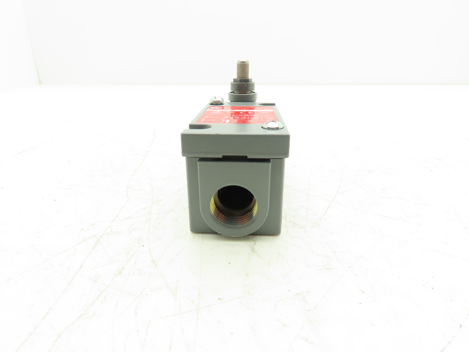 Allen Bradley 802T-ATPD Plug In Oiltight Limit Switch Roller Arm Spring Return