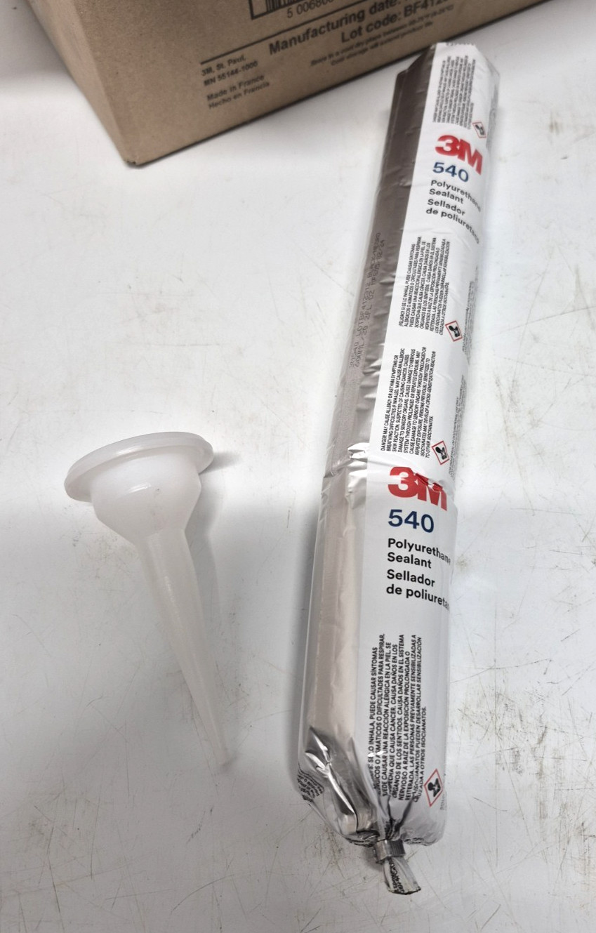 3M 540 Polyurethane Sealant 20 Oz Sausage Pack Black Polyurethane Base Lot of 12