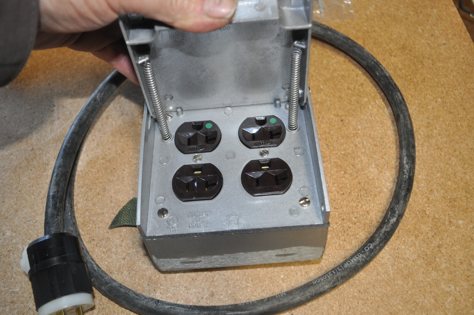 Bell Outdoor OUTLET BOX WITH HUBBELL 20 AMP RECEPTACLES 4 FOOT POWER CORD